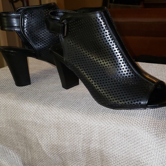 Merona Black Peep toe Booties - Picture 6 of 7